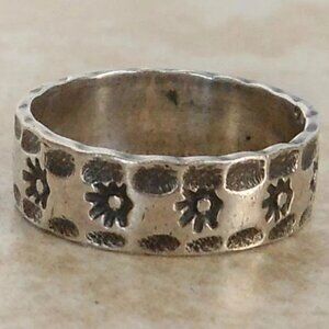 Vintage Sterling Silver Daisy Sunburst Band Ring Size 5.25  Chic vintage